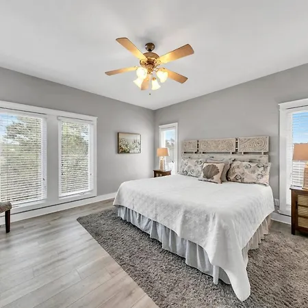 Villa Seashine And Sunkises - Great Pricing Near Seaside